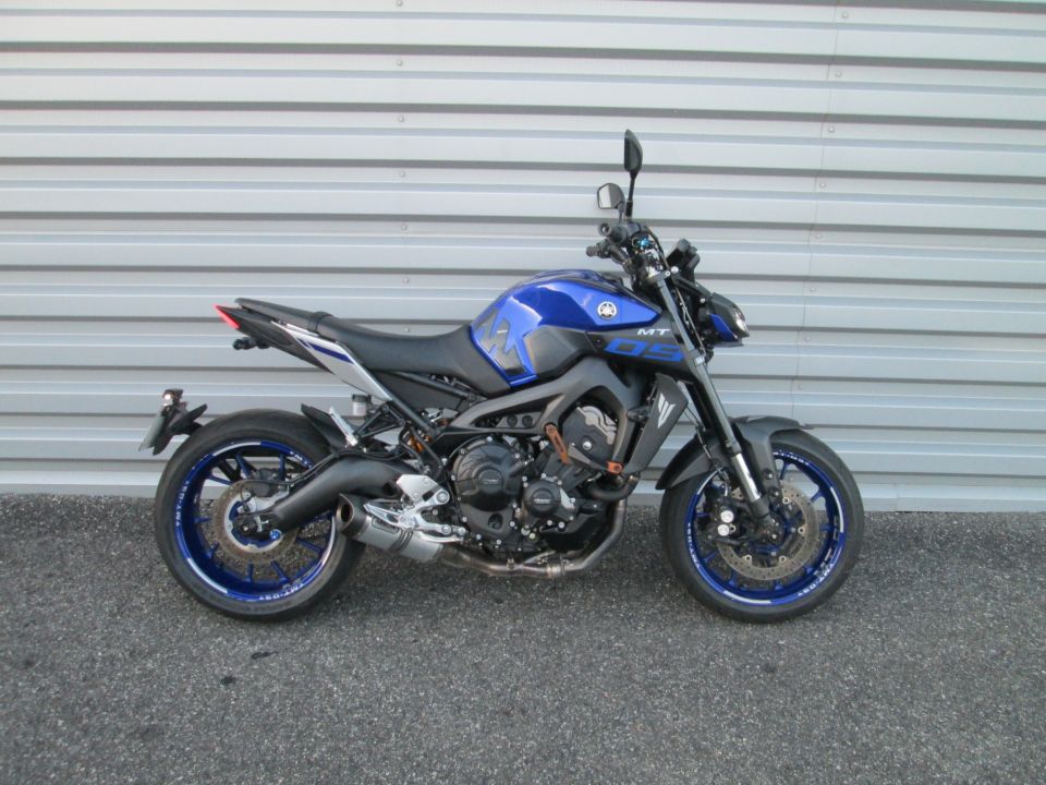 YAMAHA MT-09 8
