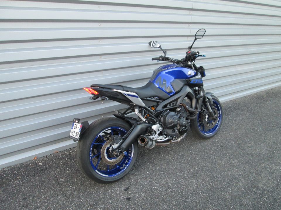 YAMAHA MT-09 16