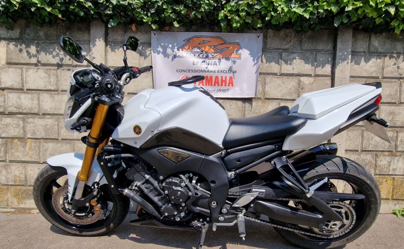 YAMAHA FZ8 2