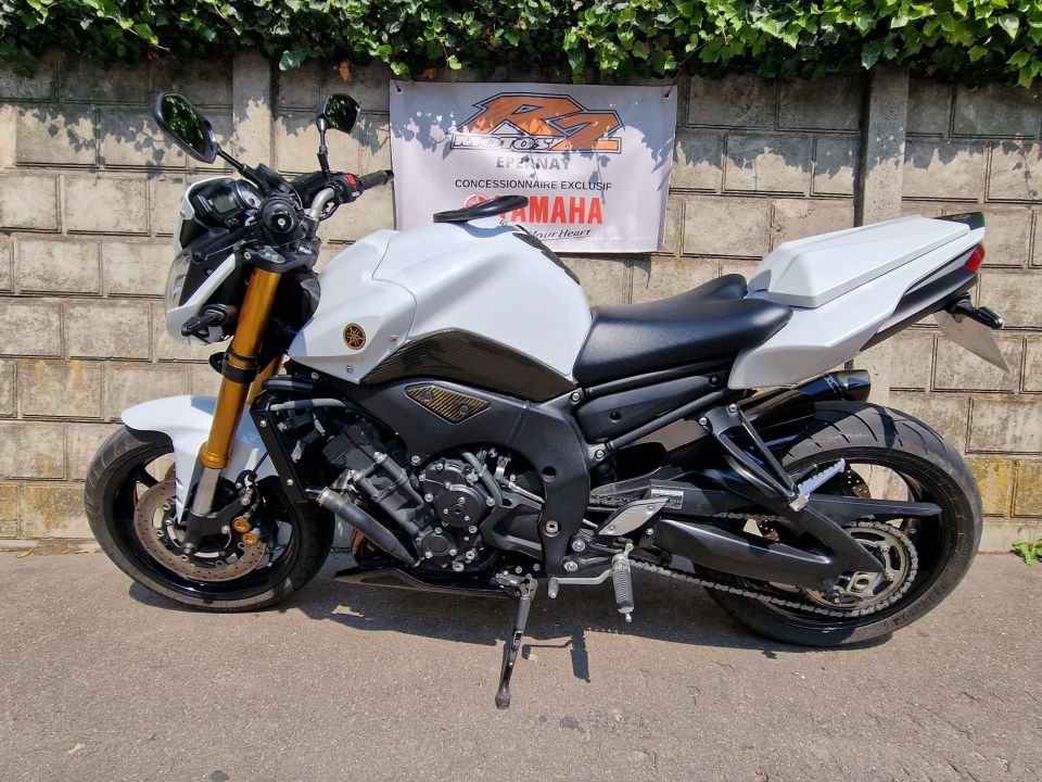 YAMAHA FZ8 2