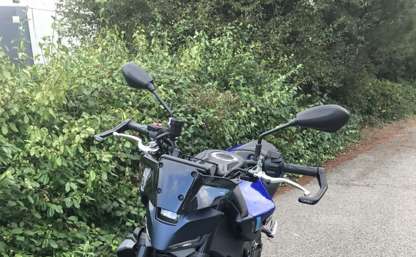 YAMAHA MT-09 4