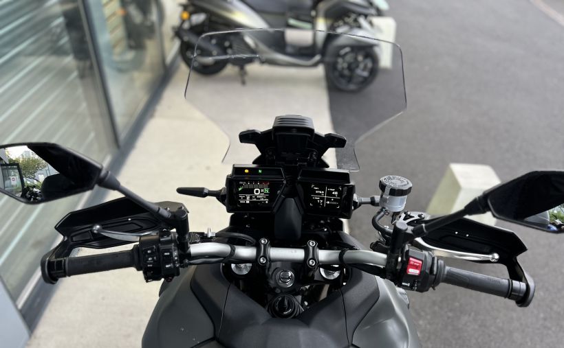 YAMAHA TRACER 9 6