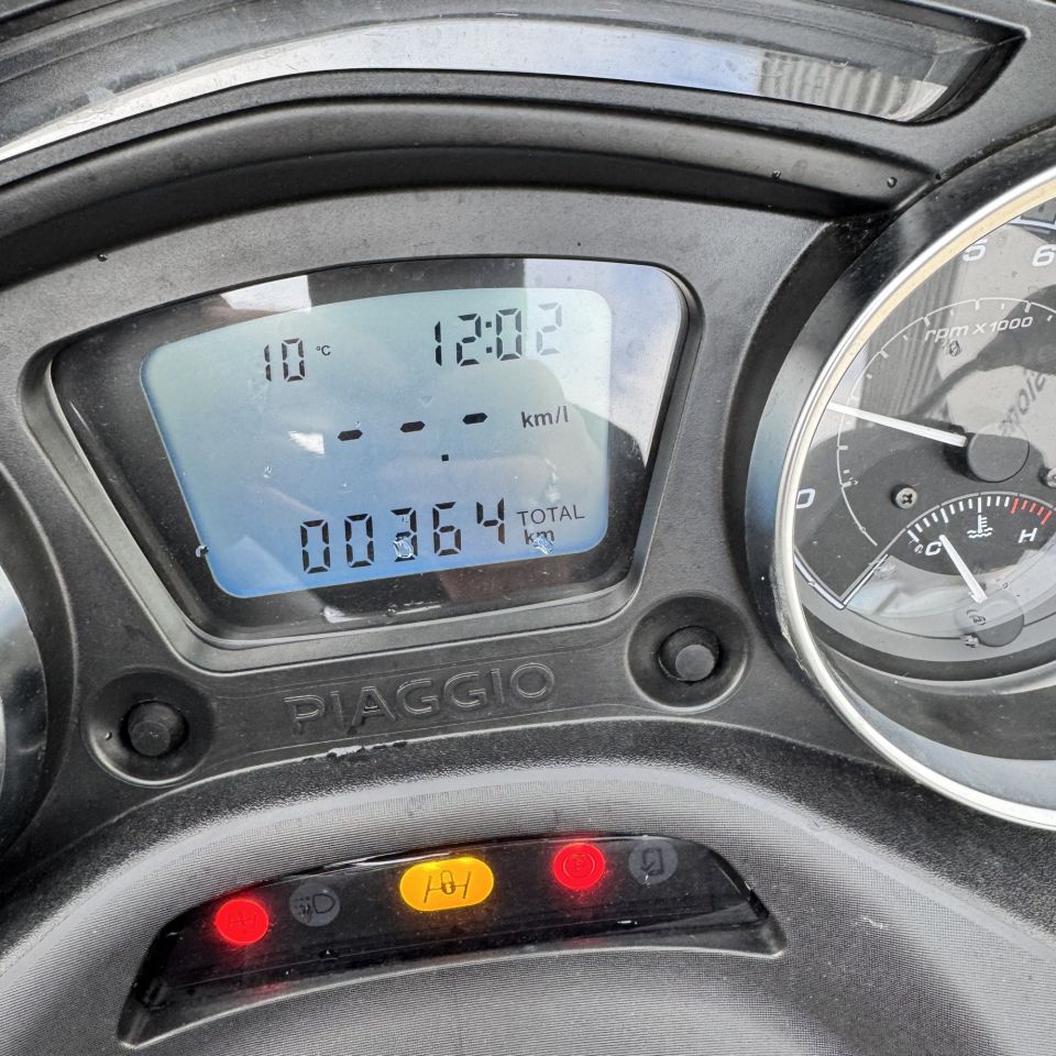 PIAGGIO MP3 300 HPE SPORT ABS ASR 52