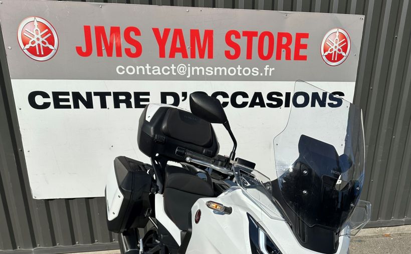HONDA NT 1100 2