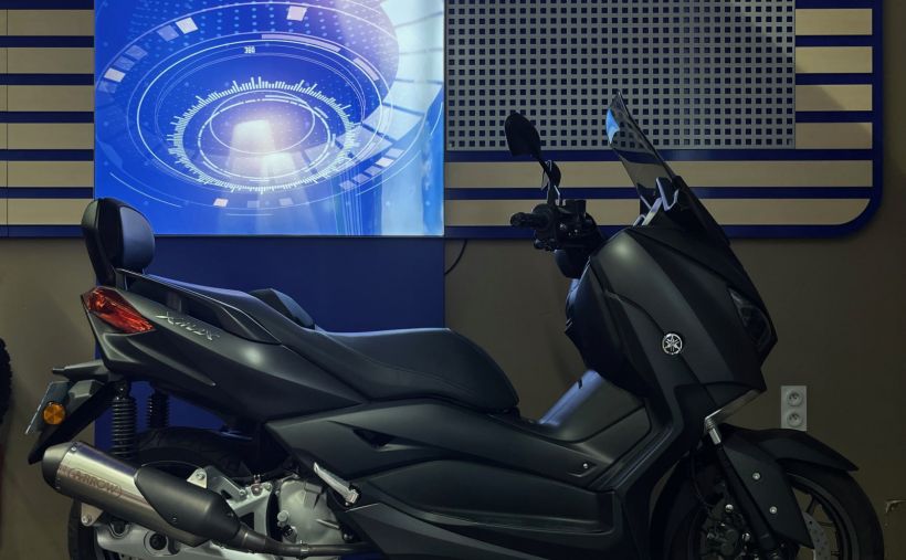 YAMAHA X-MAX 125 10