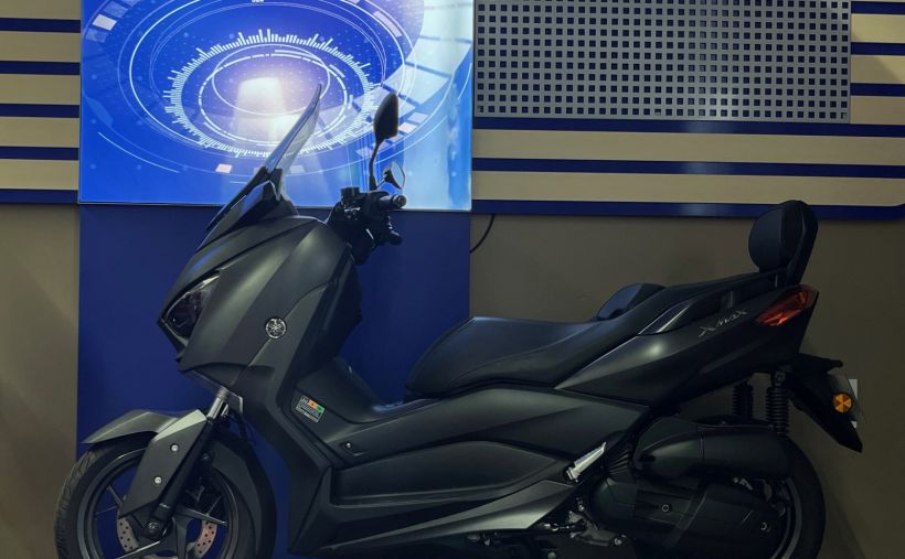 YAMAHA X-MAX 125 11