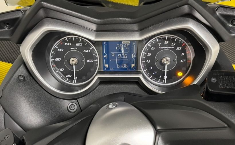 YAMAHA X-MAX 125 14
