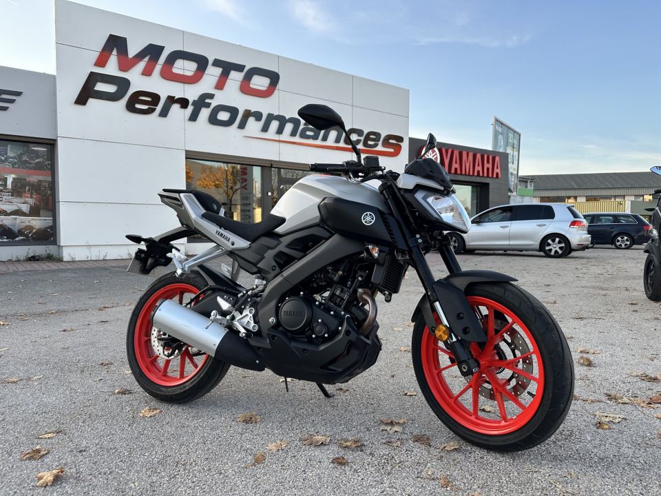 YAMAHA MT-125 0