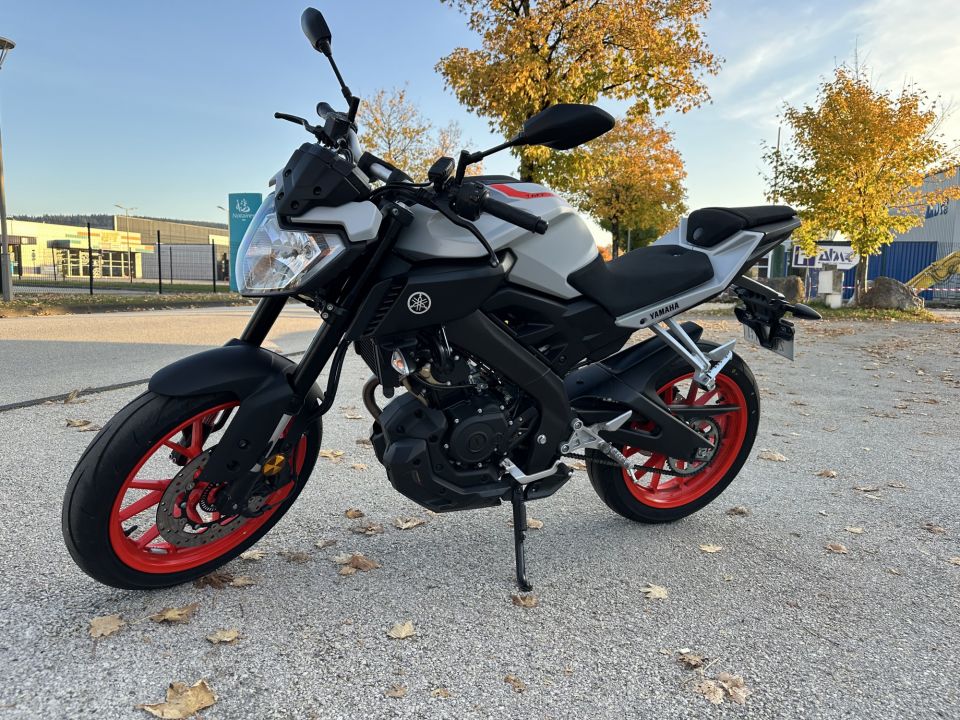 YAMAHA MT-125 2