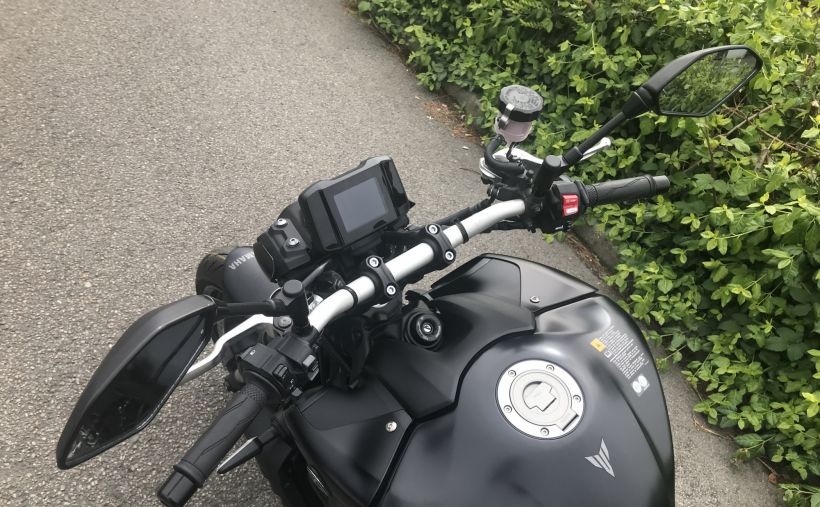 YAMAHA MT-09 4