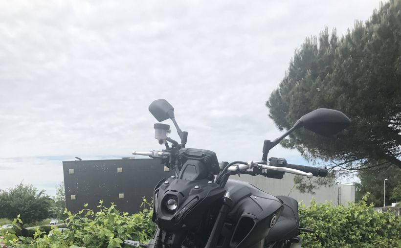 YAMAHA MT-09 3
