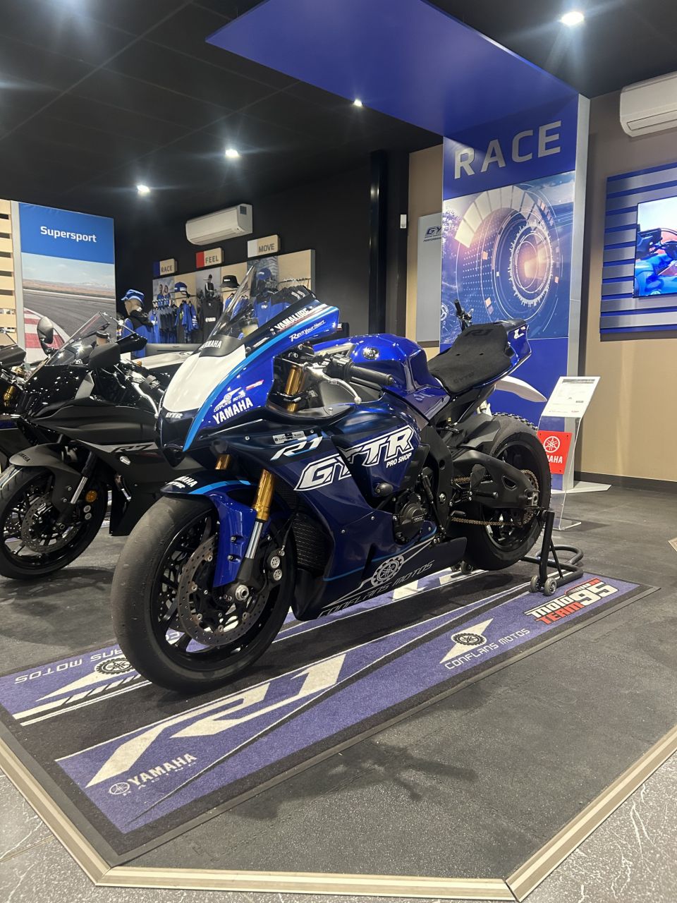 YAMAHA YZF R1 GYTR 0