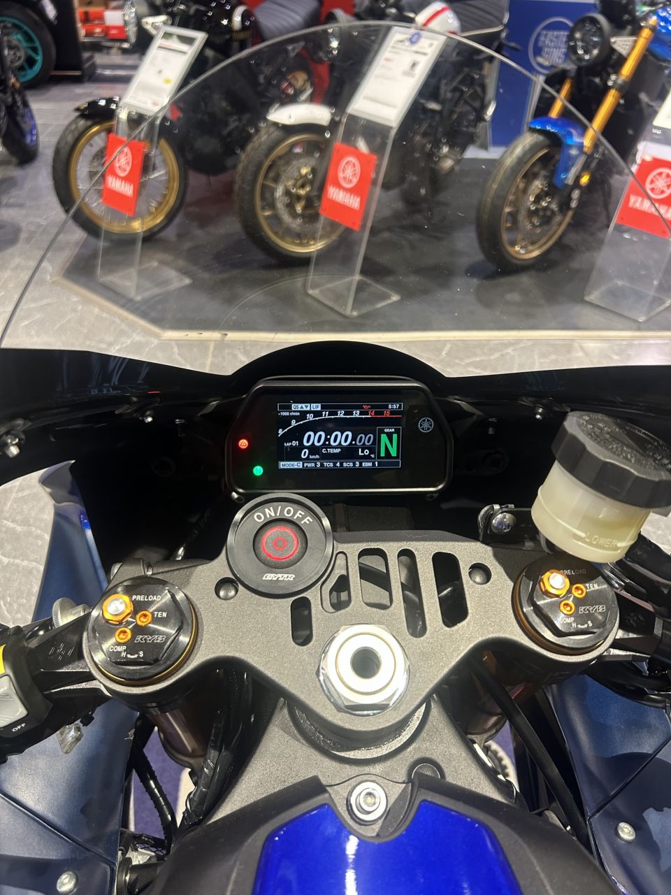 YAMAHA YZF R1 GYTR 2