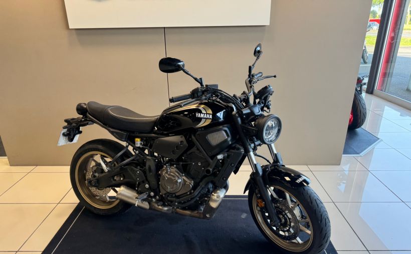 YAMAHA XSR 700 ABS 4