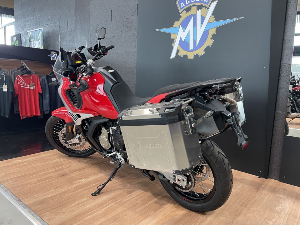 MV AGUSTA ENDURO VELOCE 18