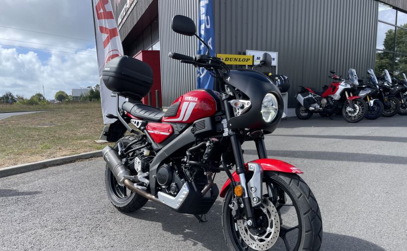 YAMAHA XSR 125 6