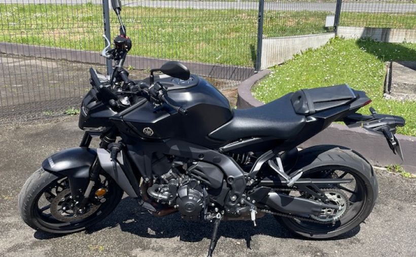 YAMAHA MT-09 1