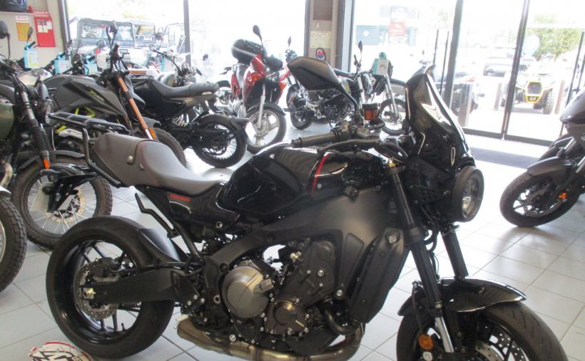 YAMAHA XSR 900 10
