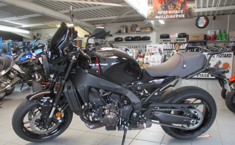 YAMAHA XSR 900 40