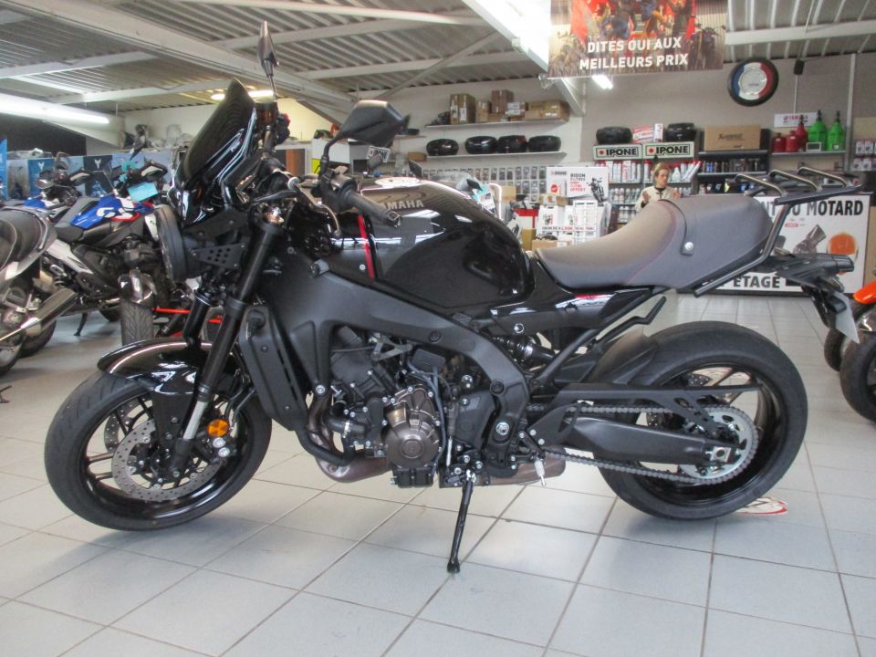 YAMAHA XSR 900 40