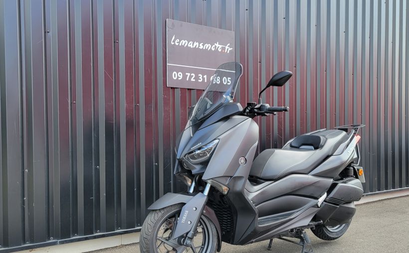 YAMAHA XMAX 300 2