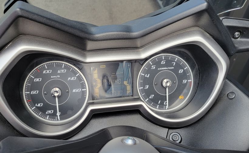 YAMAHA XMAX 300 4
