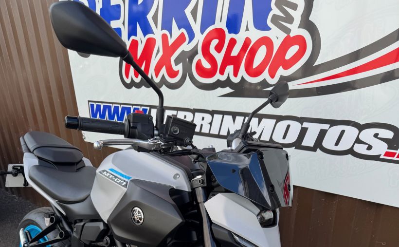 YAMAHA MT-07 (47.5CV) 3