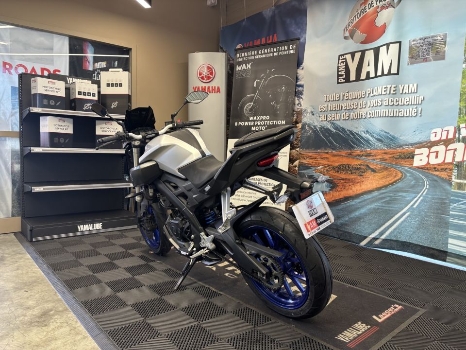 YAMAHA MT-125 7