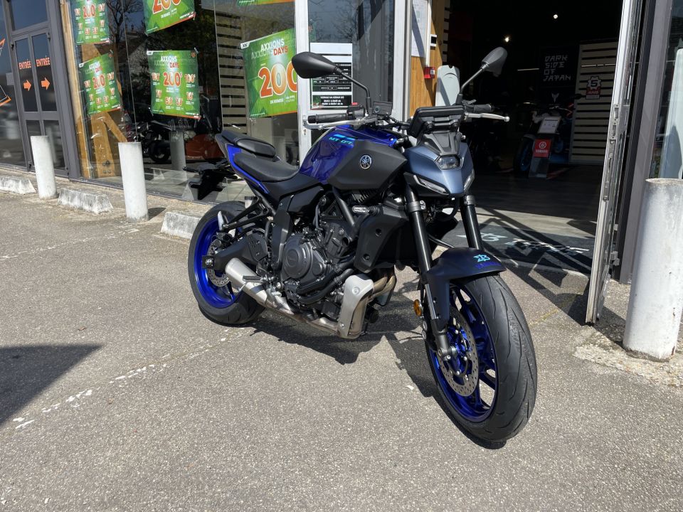 YAMAHA MT-07 1