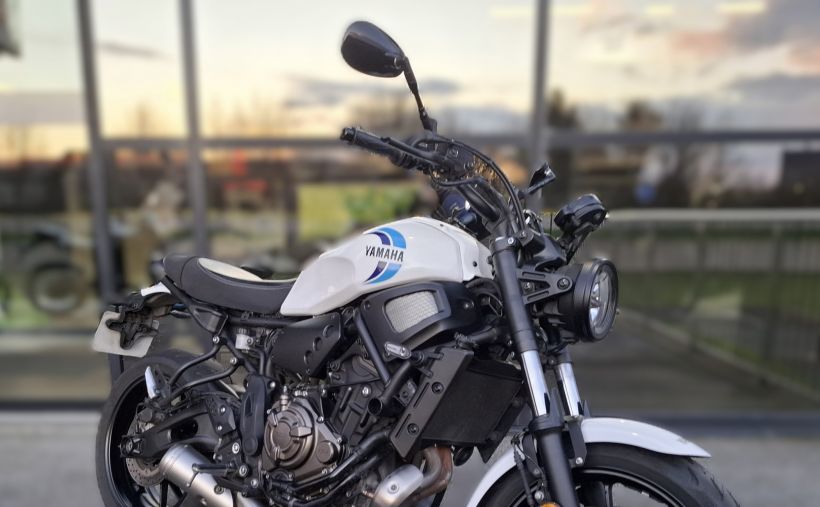 YAMAHA XSR 700 2