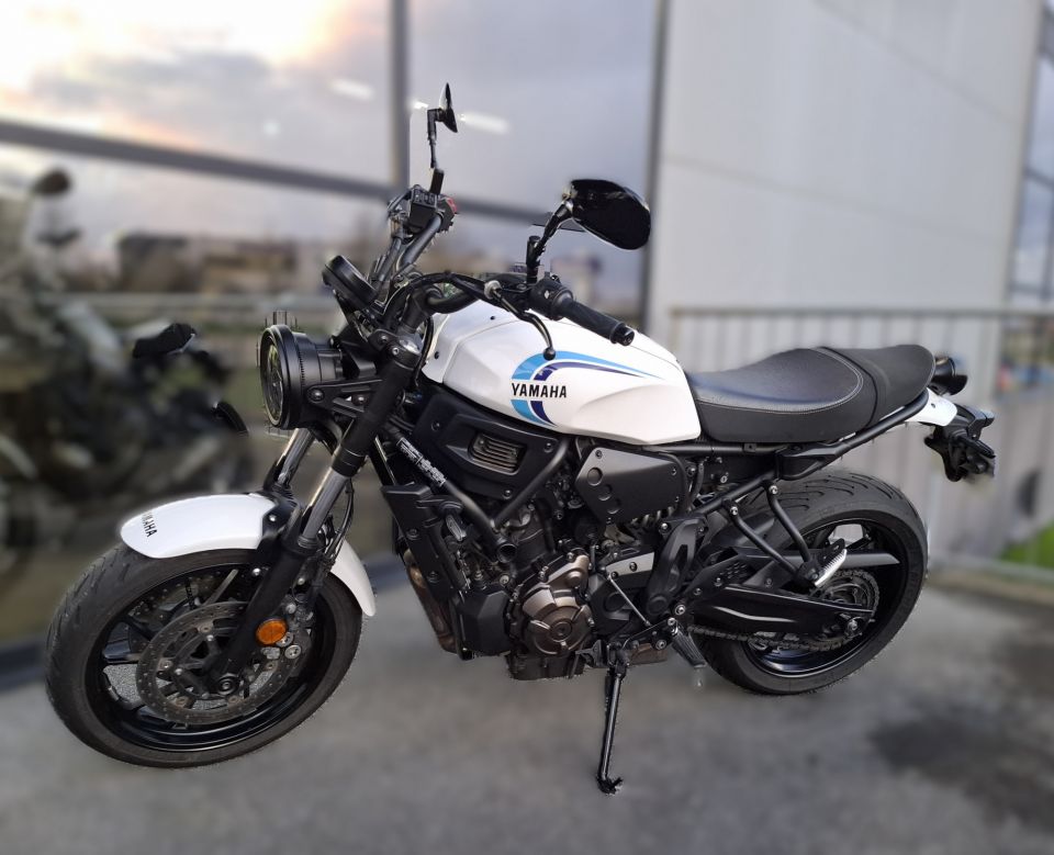 YAMAHA XSR 700 1