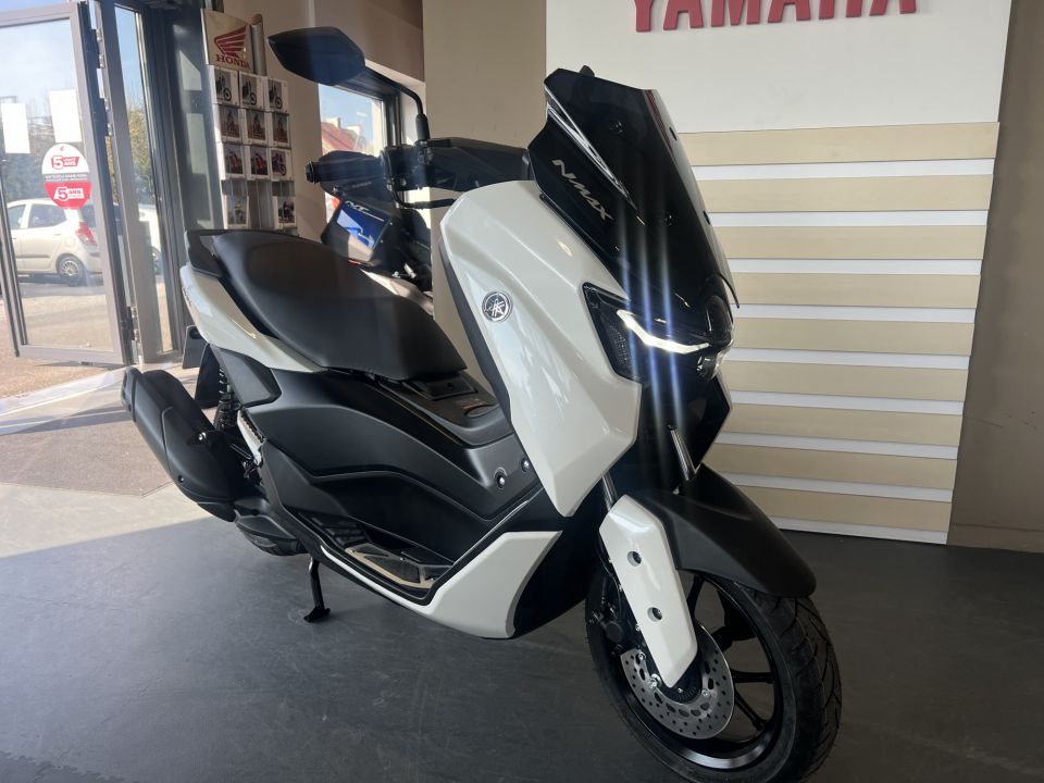 YAMAHA NMAX 125 16
