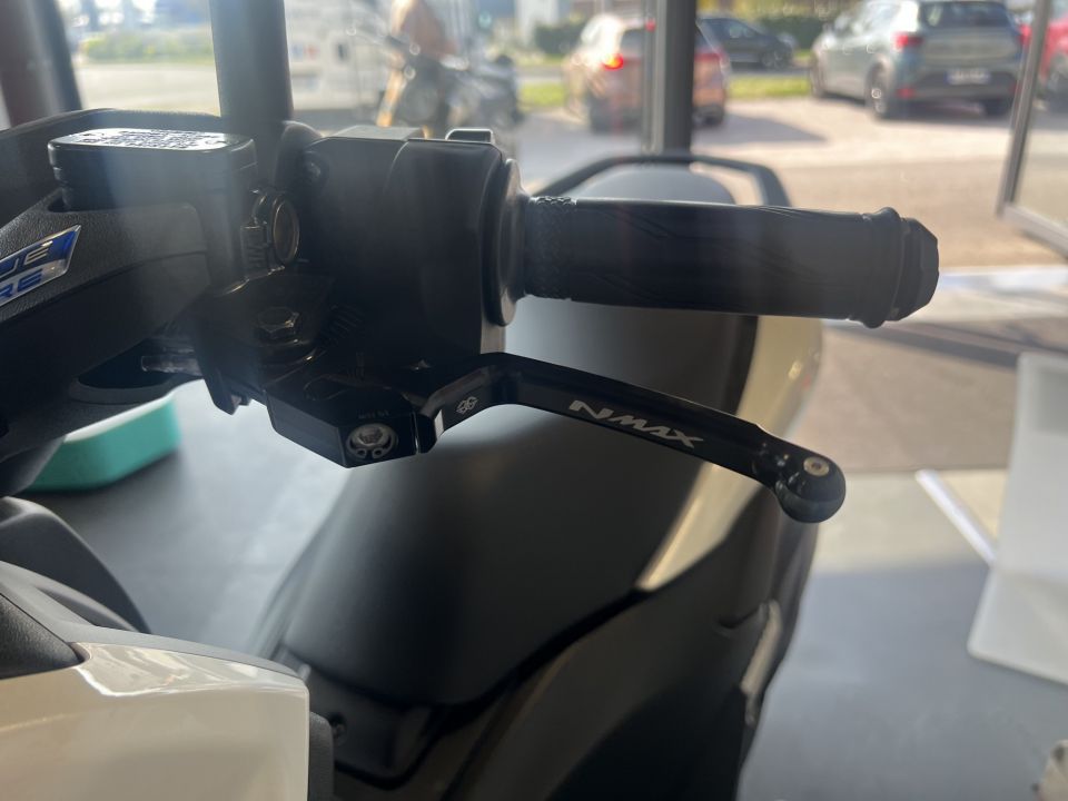 YAMAHA NMAX 125 24