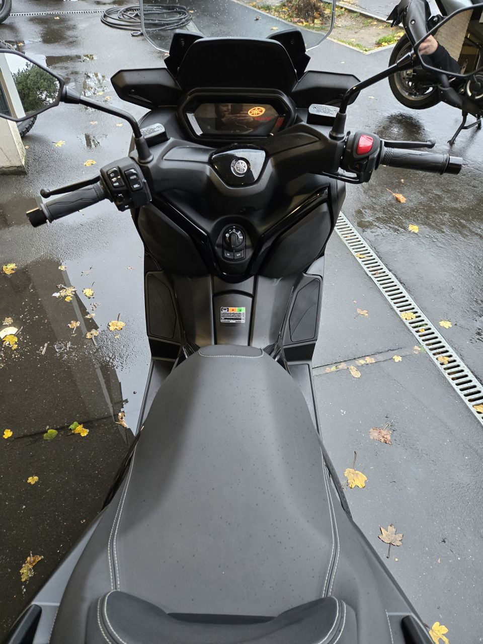 YAMAHA XMAX 300 5