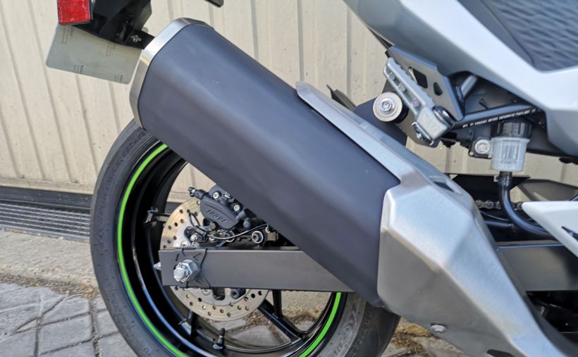KAWASAKI Ninja 7 Hybrid 4
