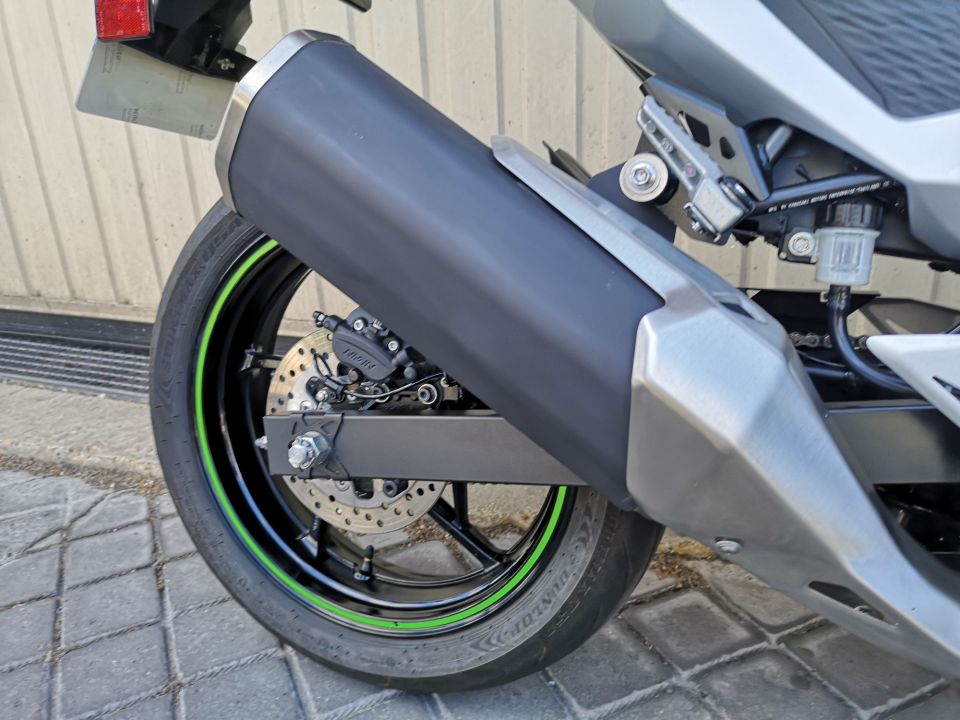 KAWASAKI Ninja 7 Hybrid 16