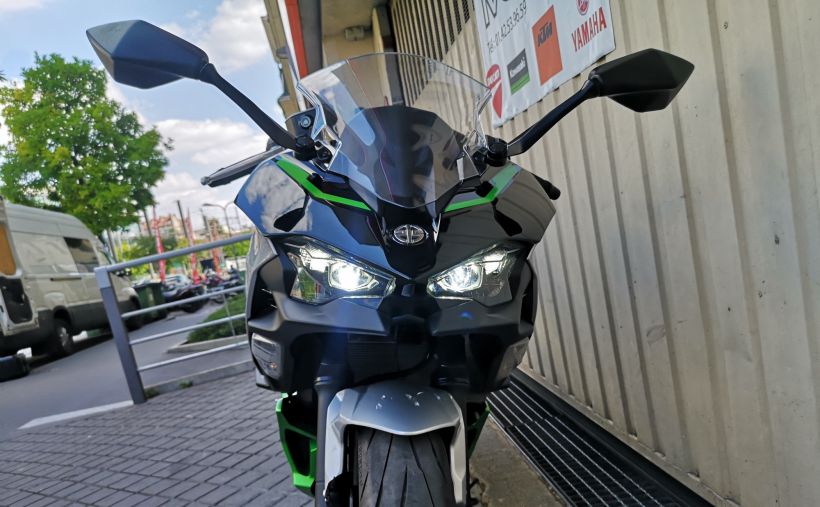 KAWASAKI Ninja 7 Hybrid 1