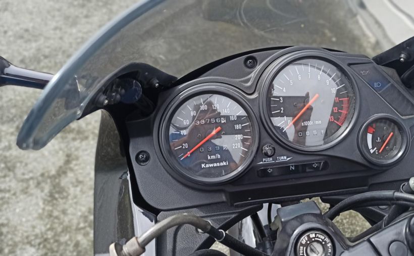 KAWASAKI GPZ 500 S 7