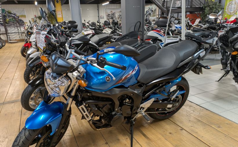 YAMAHA FZ6 (98CV) 30