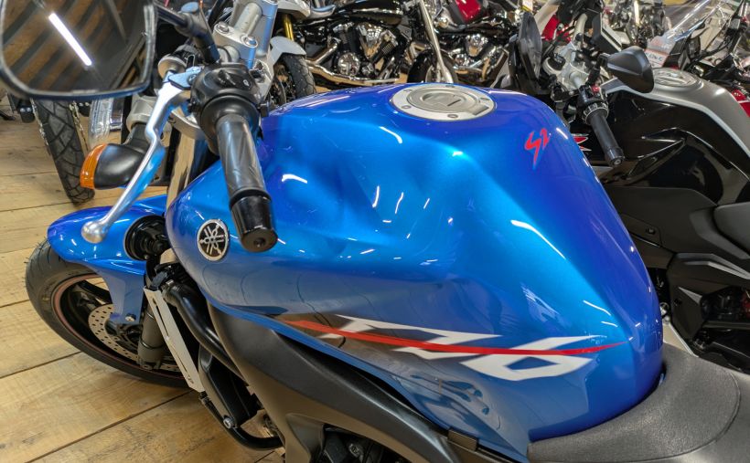 YAMAHA FZ6 (98CV) 10