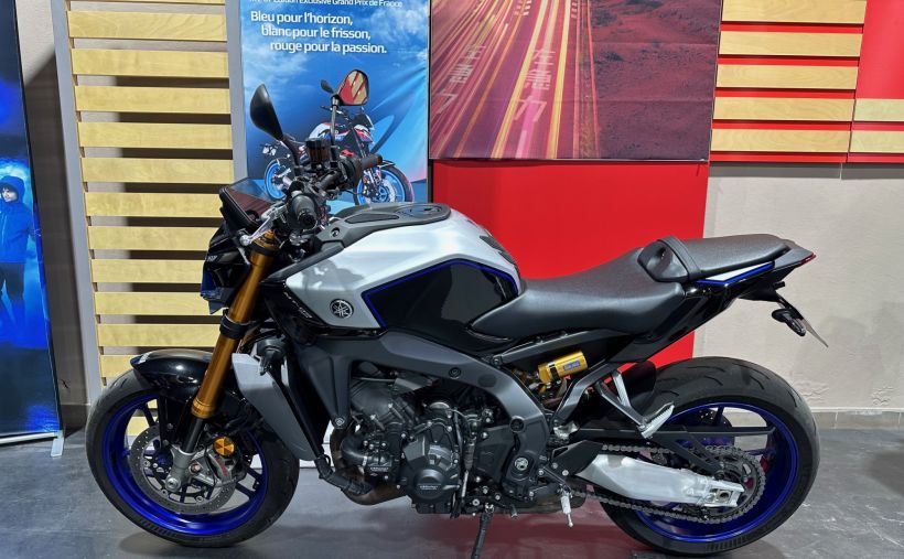 YAMAHA MT-09 SP 1