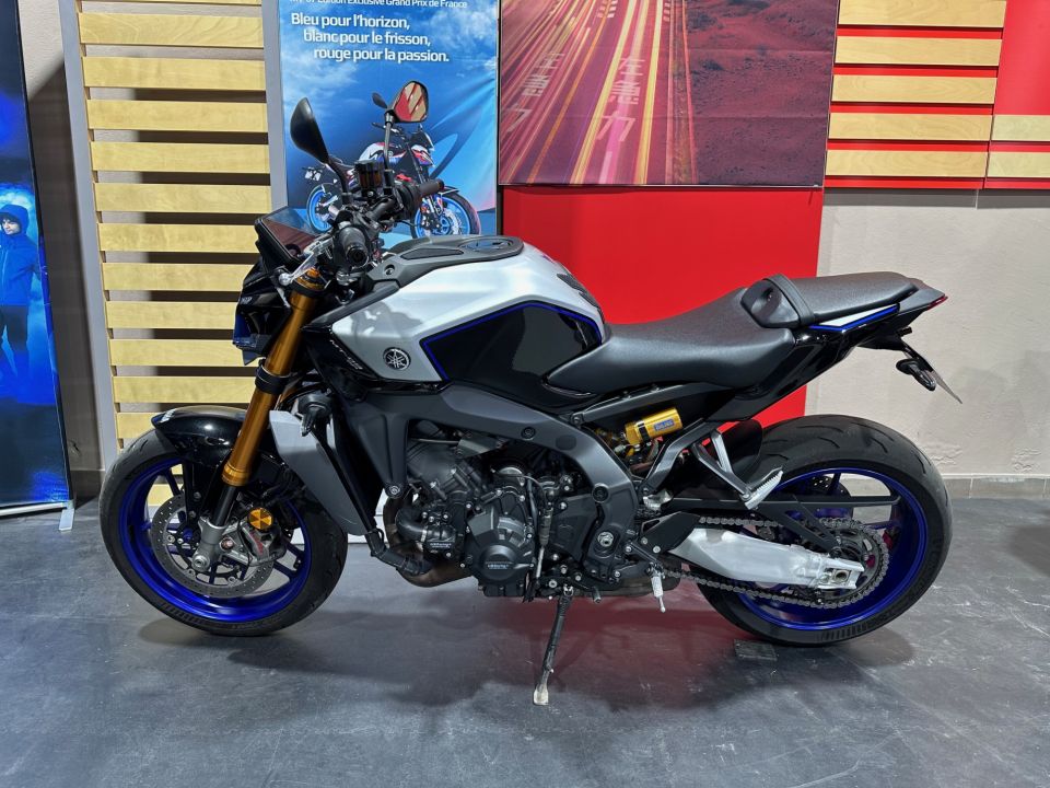 YAMAHA MT-09 SP 1