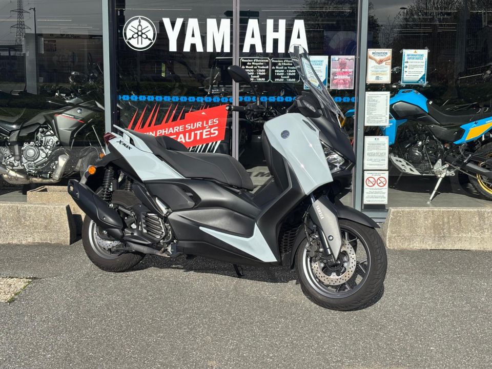 YAMAHA XMAX 125 TECHMAX + 0