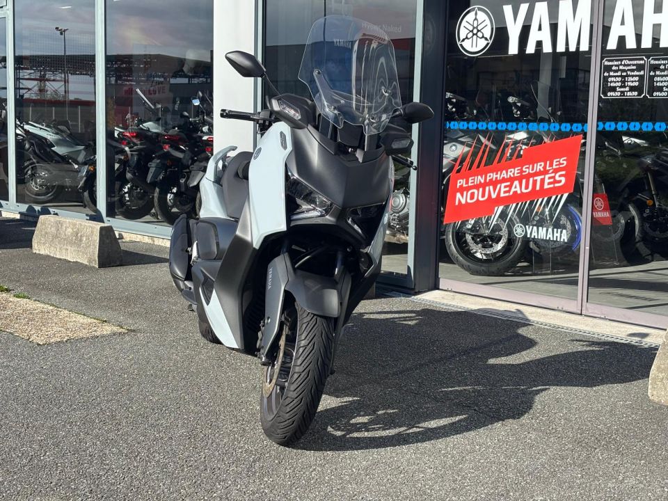 YAMAHA XMAX 125 TECHMAX + 10