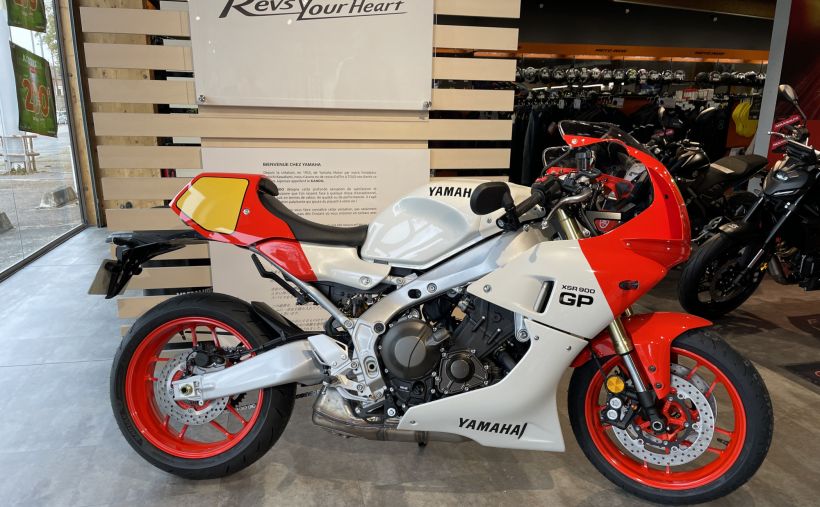 YAMAHA XSR 900 GP 0