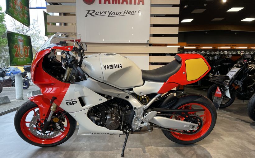 YAMAHA XSR 900 GP 2