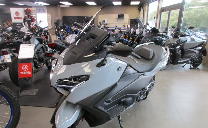 YAMAHA XP T-MAX 560 TECH MAX 1