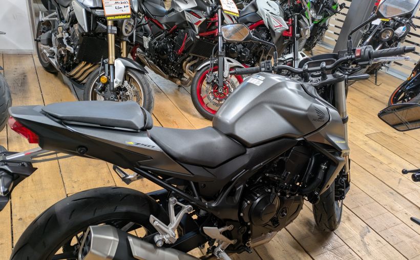 HONDA CB 750 HORNET 40