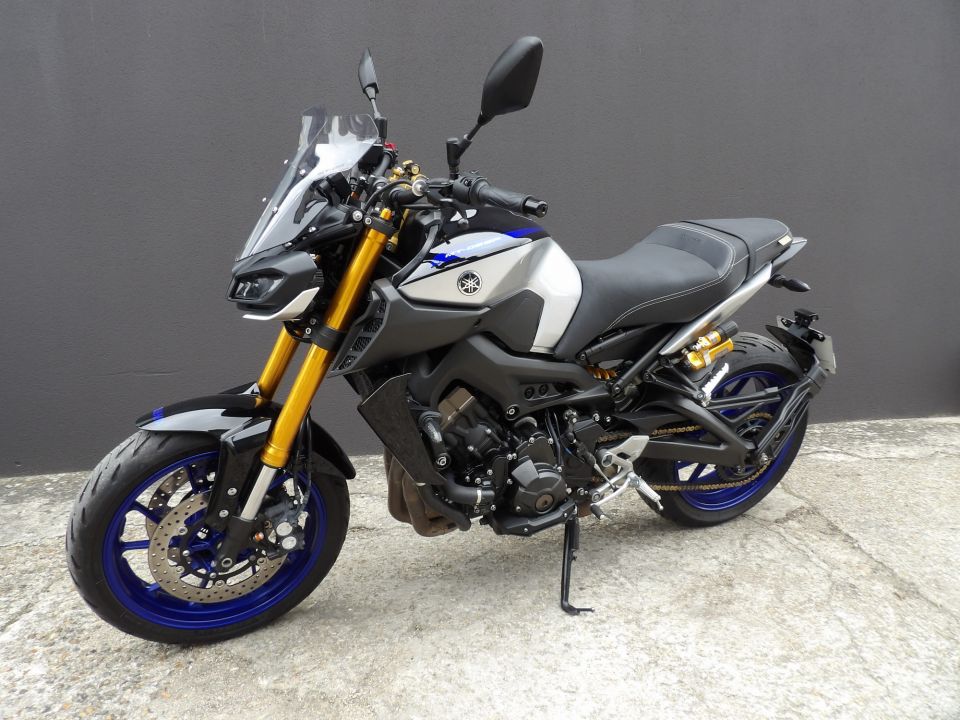 YAMAHA MT-09 SP 6