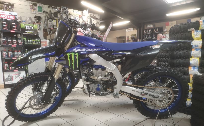 YAMAHA YZ250F MONSTER ENERGY 0